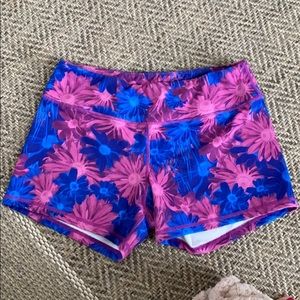 Born Primitive flower booty shorts